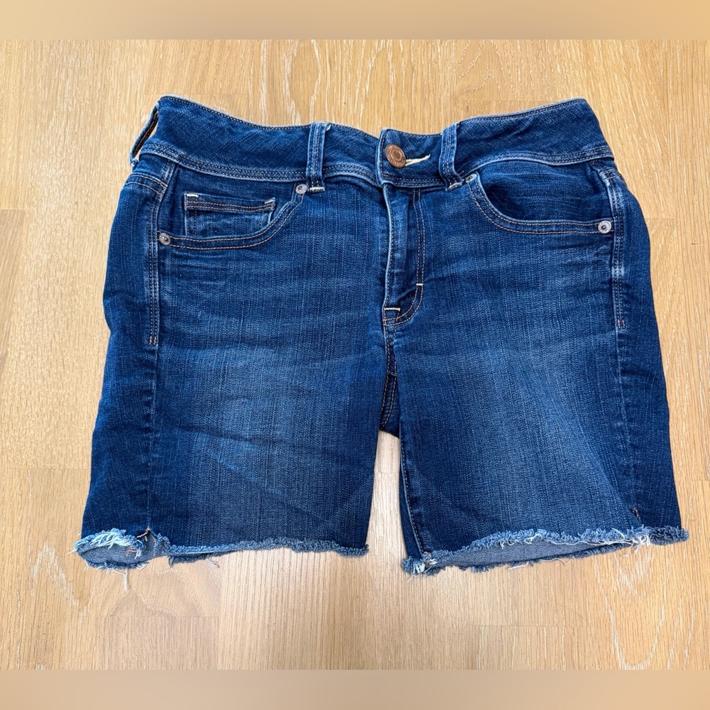 American Eagle Cutoff Denim Shorts Size 4 Super Stretch Raw Hem Jean Shorts
